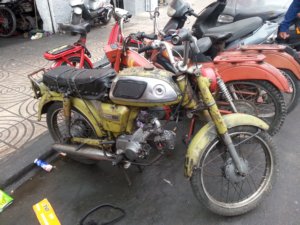 thumbs/Laayoune-Casa-ulm-20160504_190750-Honda-50-THE-bike.jpg