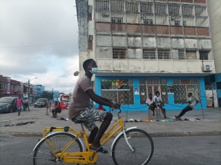 Quelimane-downtown-gyrocopter-africa